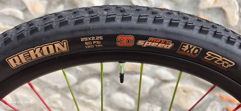 Used Industry Nine Trail 270 bike — image 8 of 8