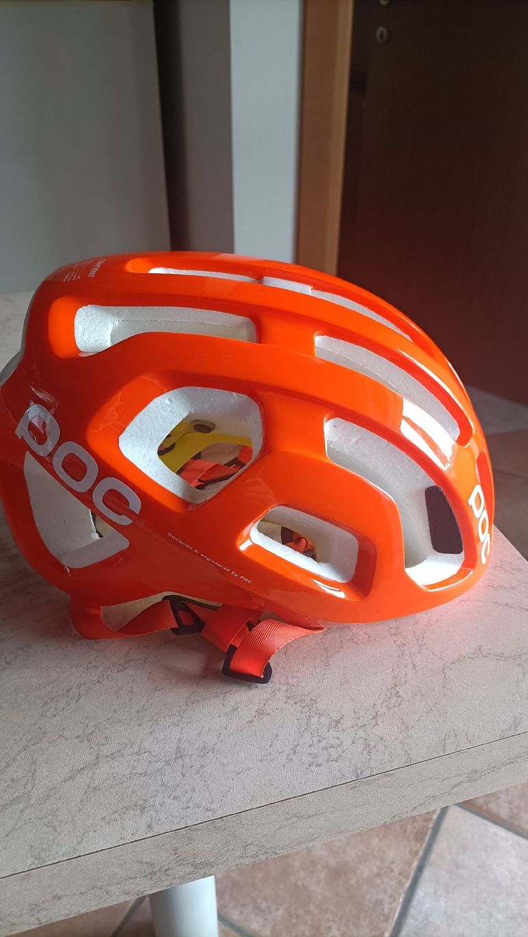 POC Octal MIPS Helmet 2024 bike d'occasion — image 2 sur 4