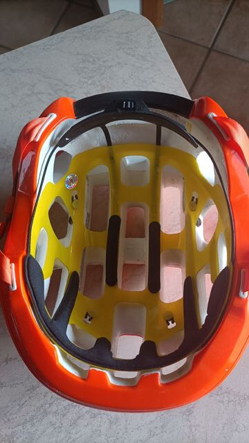 POC Octal MIPS Helmet 2024 bike d'occasion — image 4 sur 4