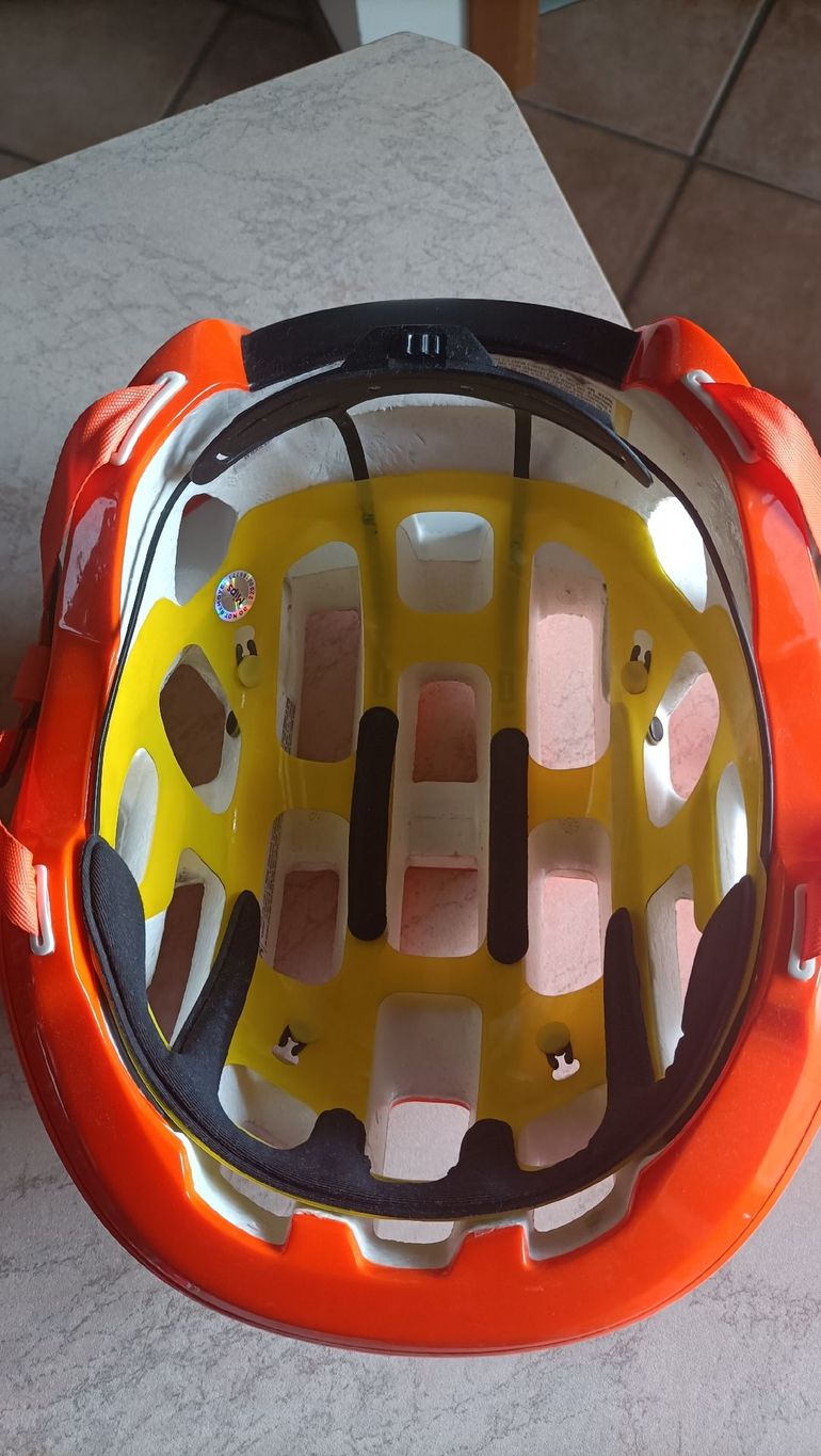 POC Octal MIPS Helmet 2024 bike d'occasion — image 4 sur 4