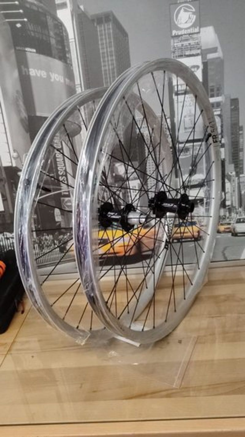 Dt Swiss FR541 / Hope Pro5 Wheels d'occasion