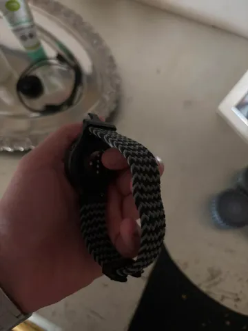 Used Garmin Venu 4 bike — image 2 of 4