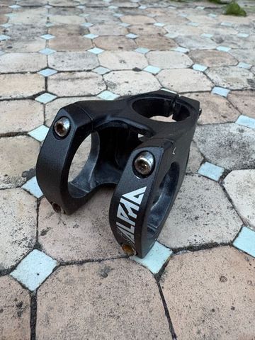 Tweedehands Commencal Ride Alpha Freeride Stem bike — afbeelding 4 van 9