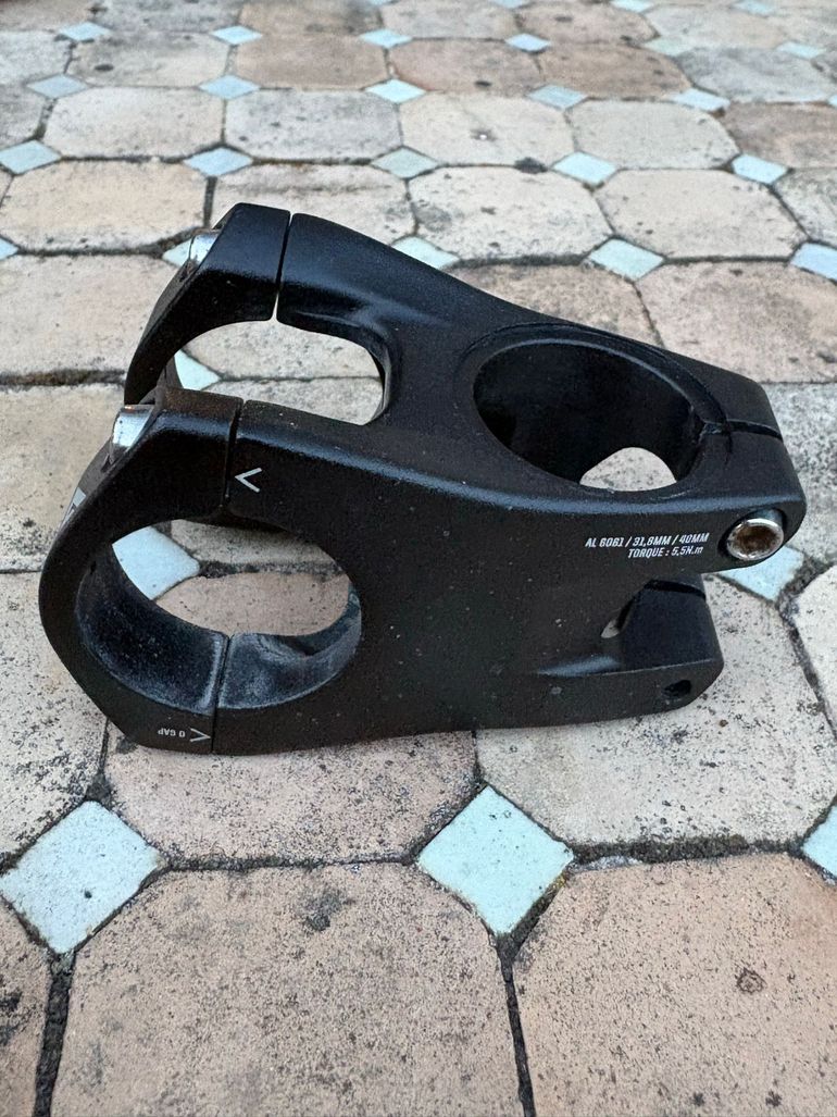 Tweedehands Commencal Ride Alpha Freeride Stem bike — afbeelding 2 van 9