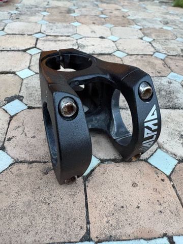 Tweedehands Commencal Ride Alpha Freeride Stem bike — afbeelding 3 van 9
