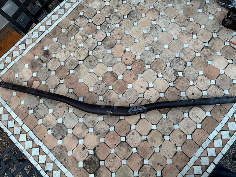 Used Commencal Ride Alpha 780 Handlebar Cockpit
