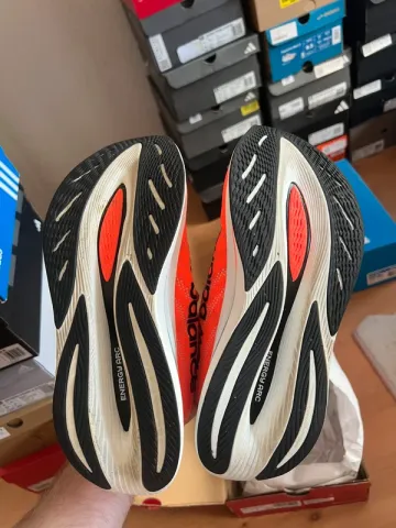 Used New Balance SuperComp Trainer v2 bike — image 4 of 5