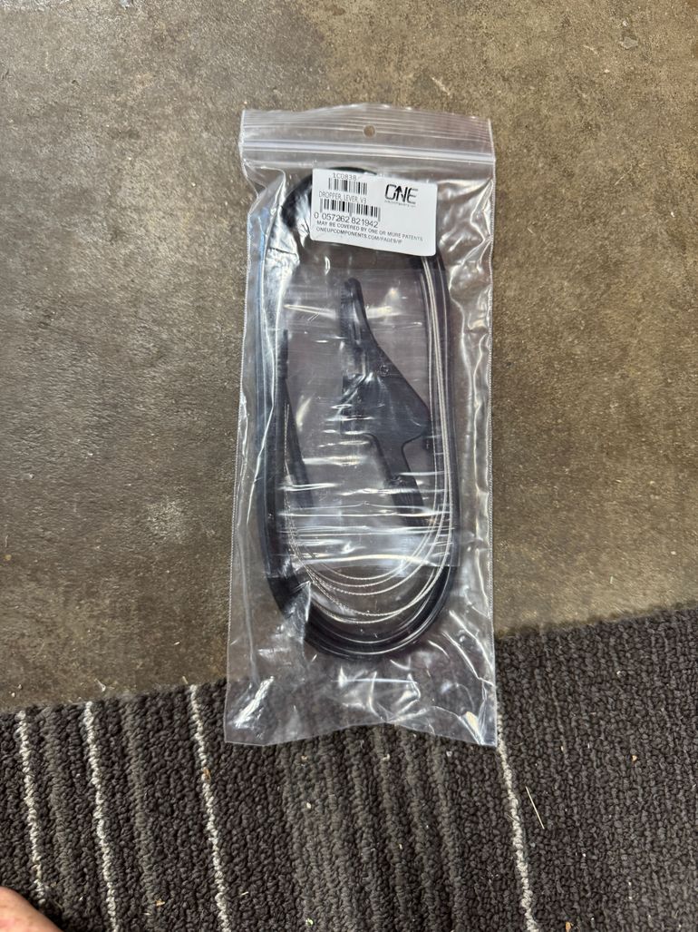 Used Oneup V3 Dropper Post bike — image 5 of 7