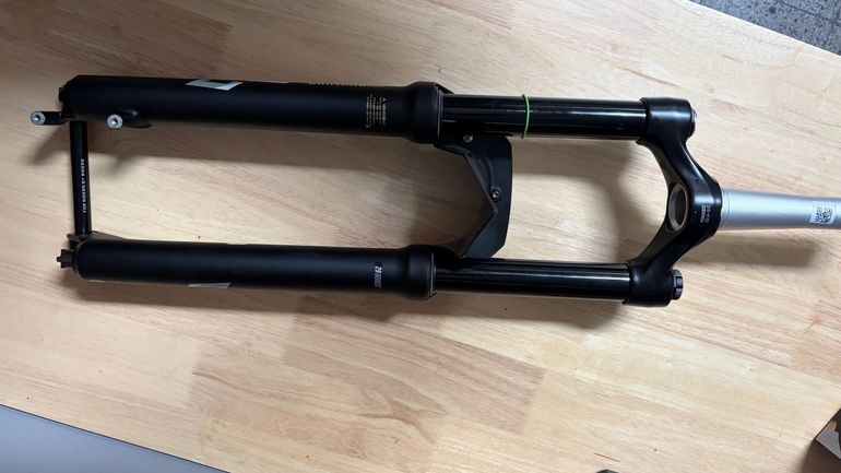 Dvo Diamond E3 Fork 2025 bike d'occasion — image 2 sur 5