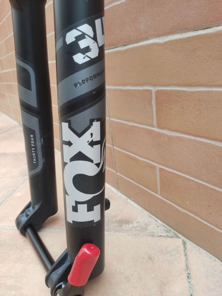 Fox 34 Performance bike d'occasion — image 4 sur 9