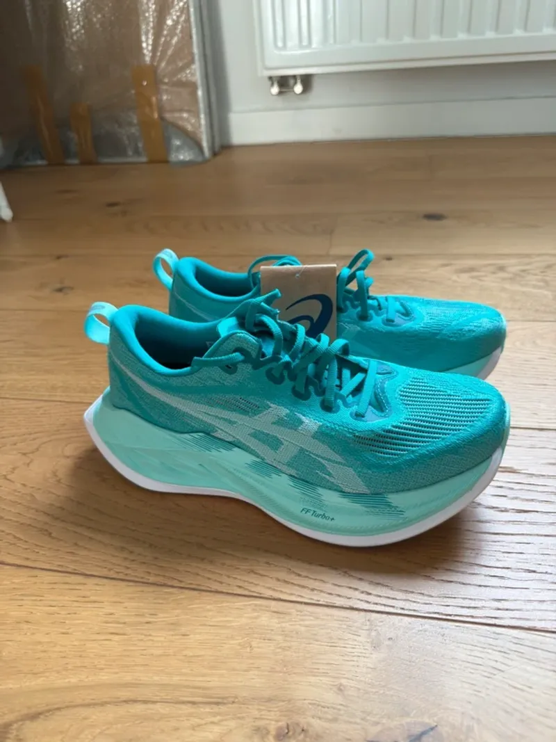 Used Asics Superblast 2 Running Shoes