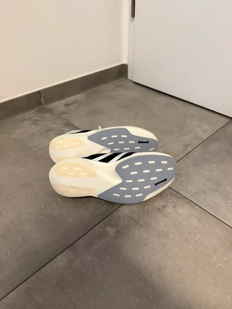 Käytetty Adidas Adizero Adios Pro 4 bike — kuva 2 / 6