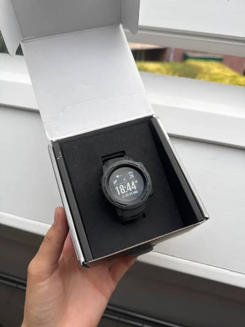 Used Garmin Instinct Electronics