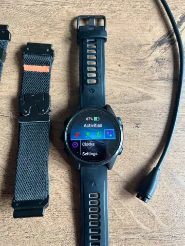Used Garmin Fenix 8 AMOLED 43mm 2026 bike — image 2 of 8