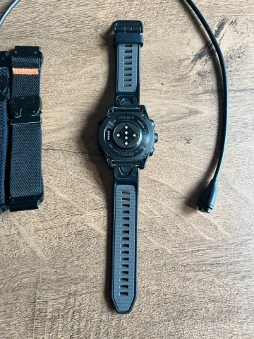 Used Garmin Fenix 8 AMOLED 43mm 2026 bike — image 4 of 8