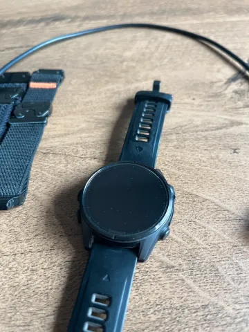 Used Garmin Fenix 8 AMOLED 43mm 2026 bike — image 5 of 8
