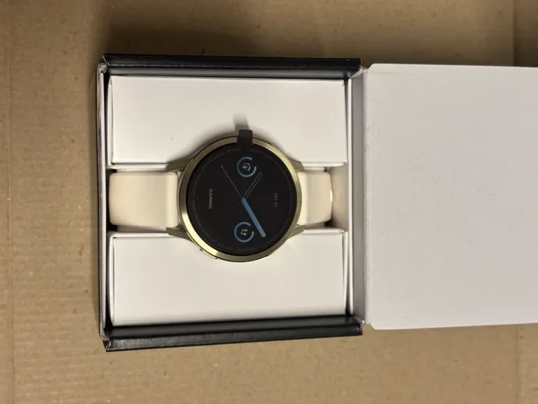Used Garmin Venu 4 bike — image 3 of 5