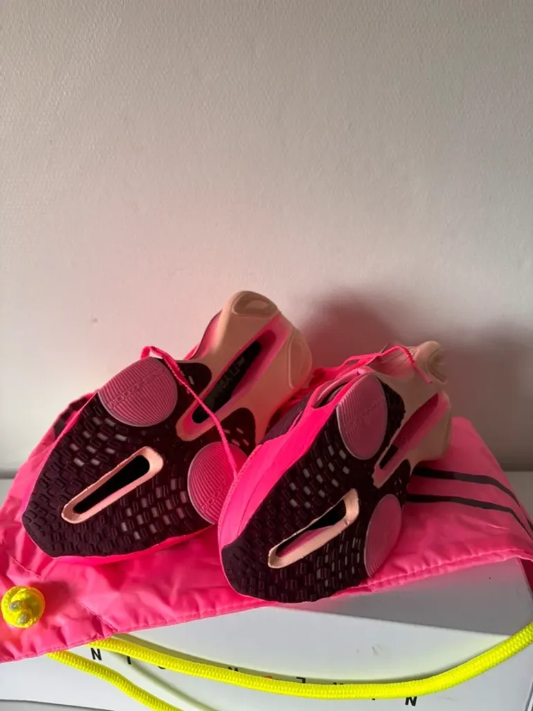 Used Nike Air Zoom Alphafly Next% 3 bike — image 3 of 4