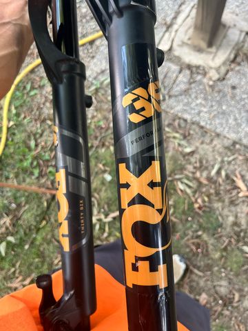 Used Fox Performance 36 Fork 150 mm 2025 bike — image 8 of 8