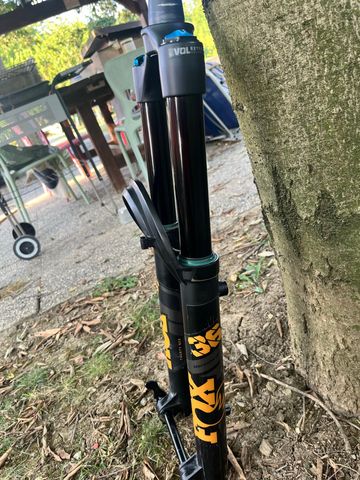 Used Fox Performance 36 Fork 150 mm 2025 bike — image 2 of 8