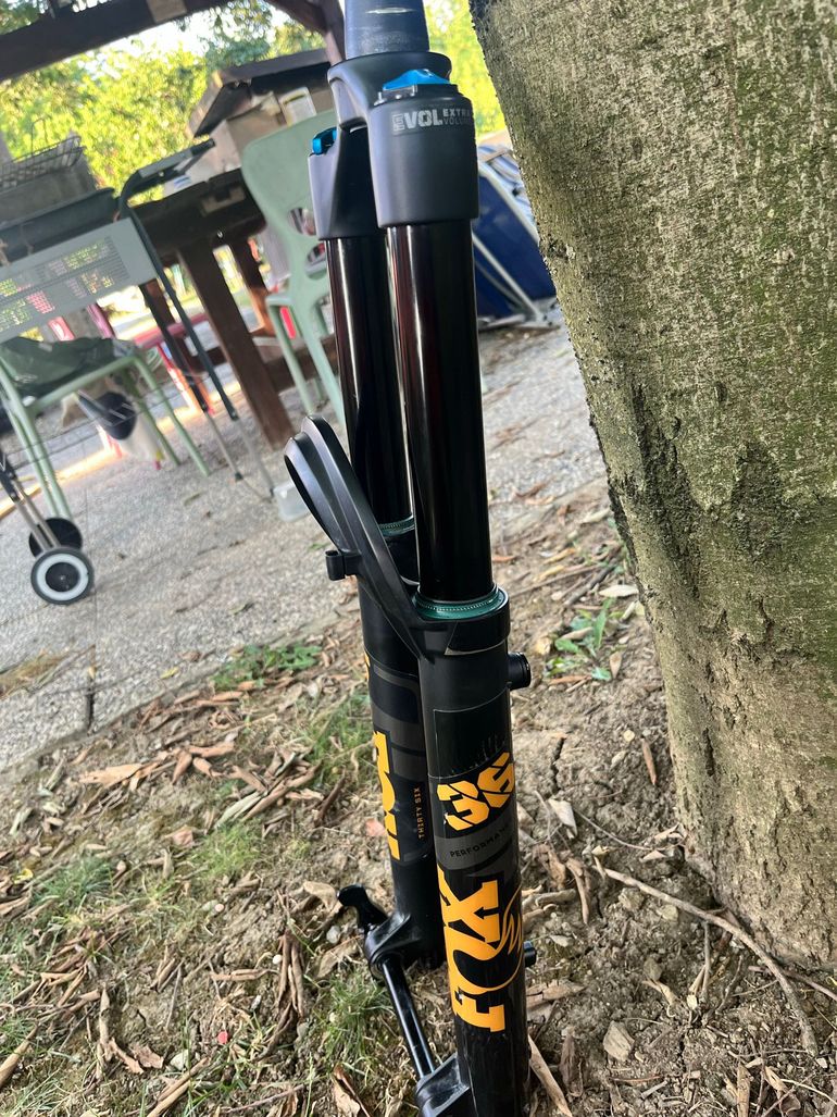 Used Fox Performance 36 Fork 150 mm 2025 bike — image 2 of 8