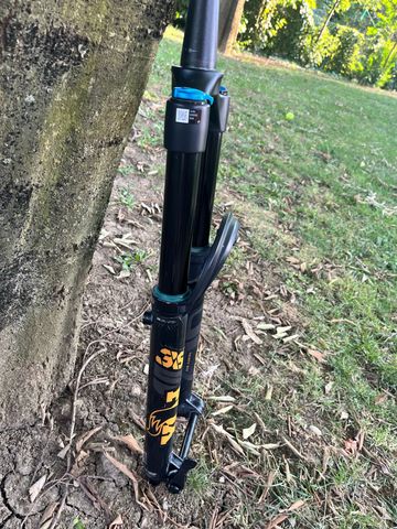Used Fox Performance 36 Fork 150 mm 2025 bike — image 3 of 8