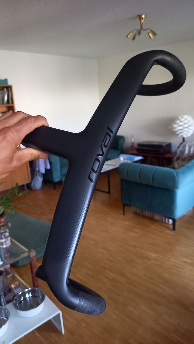 Used Roval Rapide Cockpit 2025 bike — image 10 of 12