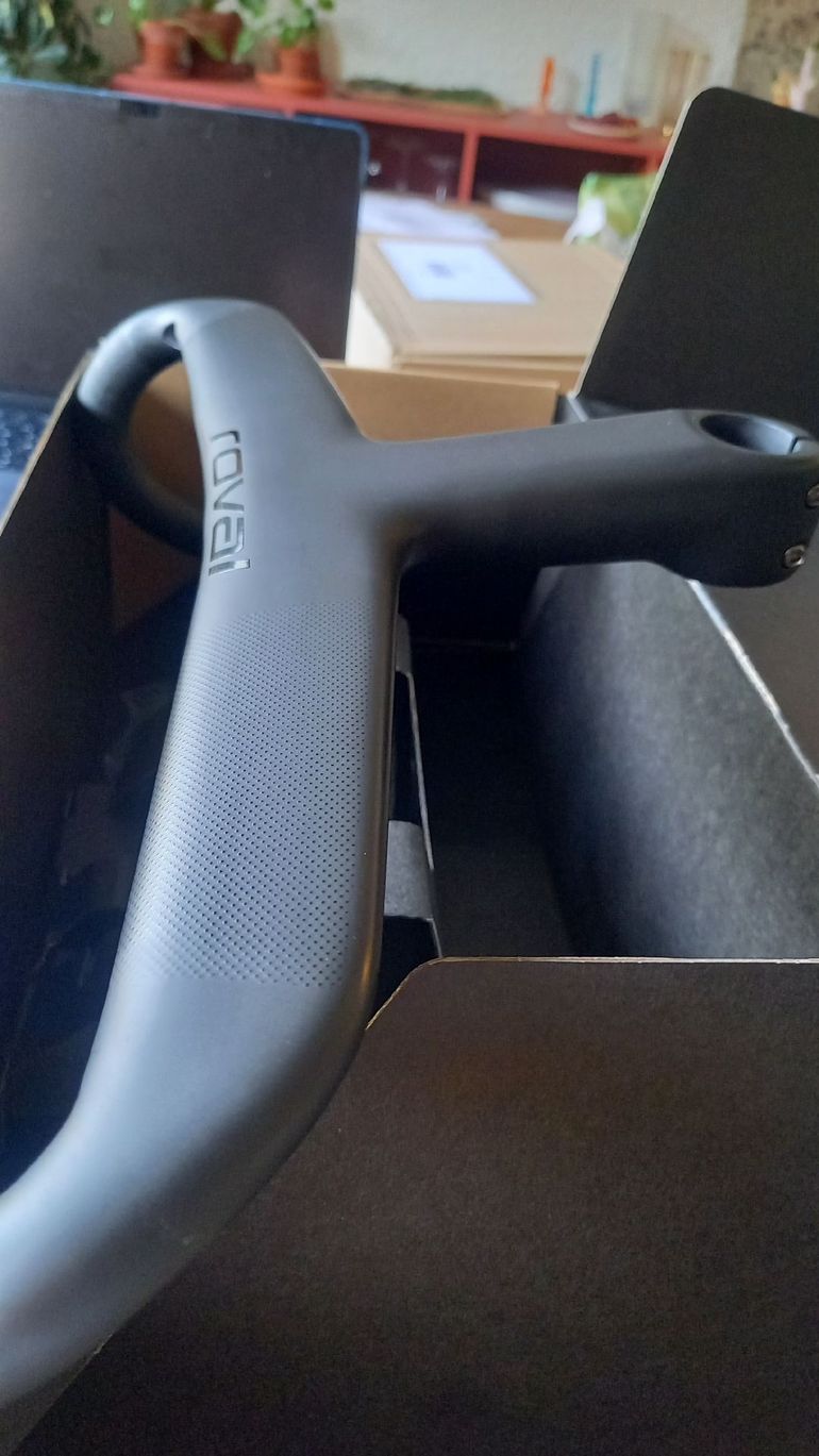 Used Roval Rapide Cockpit 2025 bike — image 3 of 12