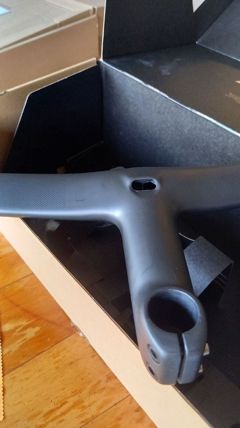 Used Roval Rapide Cockpit 2025 bike — image 4 of 12