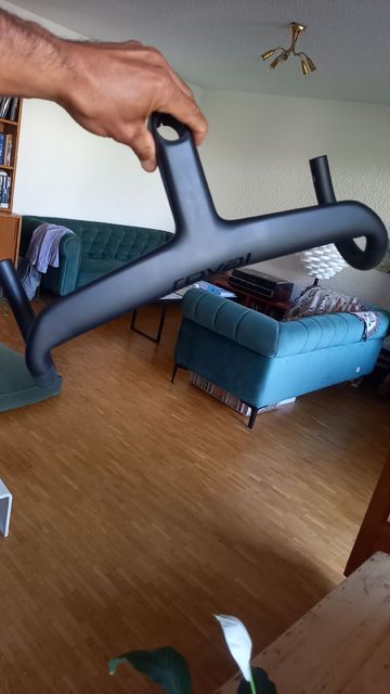 Used Roval Rapide Cockpit 2025 bike — image 8 of 12