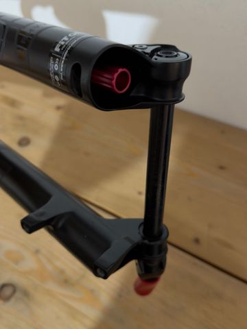 Used Fox 32 Float Rhythm Fork 2025 bike — image 4 of 7
