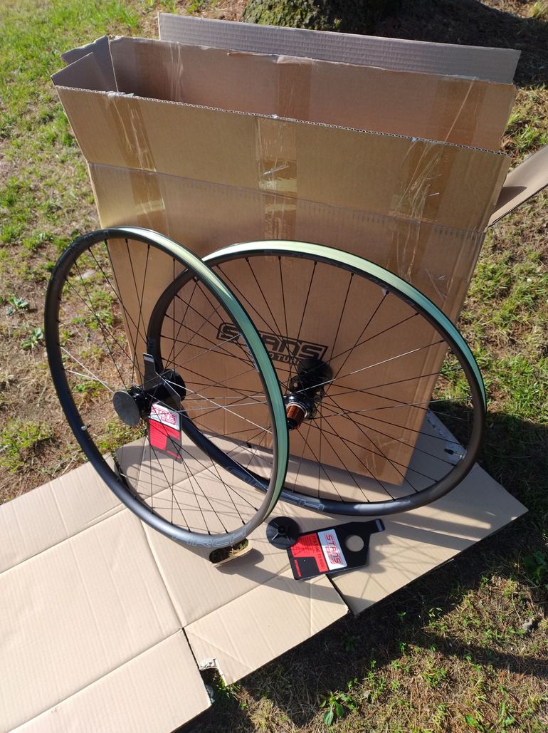 Käytetty Stans Notubes Arch MK4 bike — kuva 2 / 6