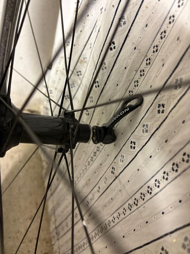 Brugt Tsunami Carbon Project Carbon Wheels 2026 bike — billede 5 af 5