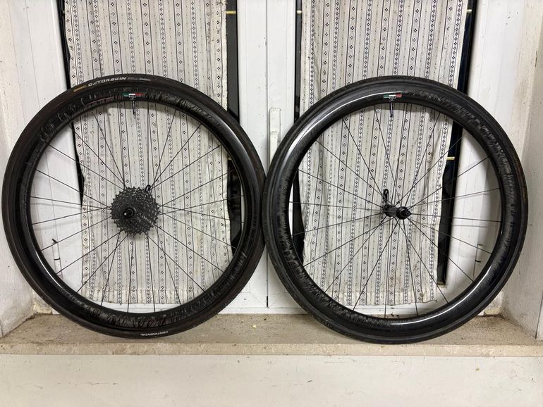 Brugt Tsunami Carbon Project Carbon Wheels 2026 bike — billede 1 af 5