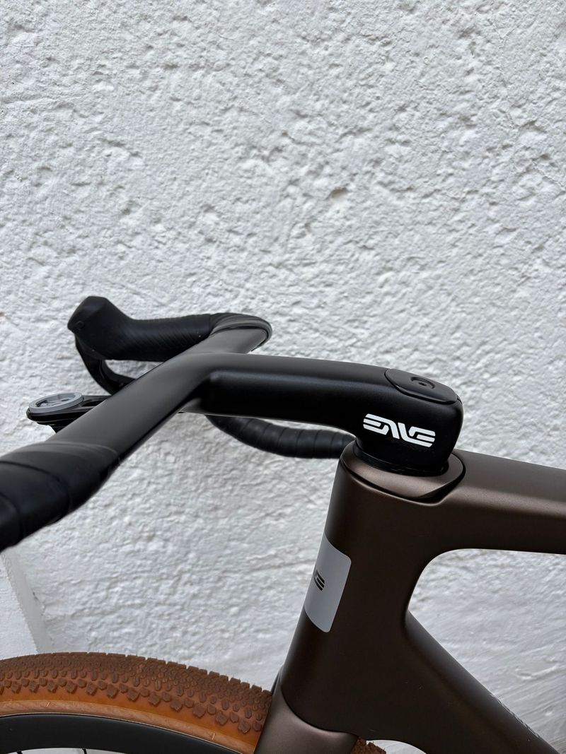 Used Enve SES Aero Pro One-Piece Bar 2025 Cockpit