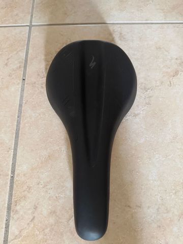 Used Specialized base bike — image 1 of 3