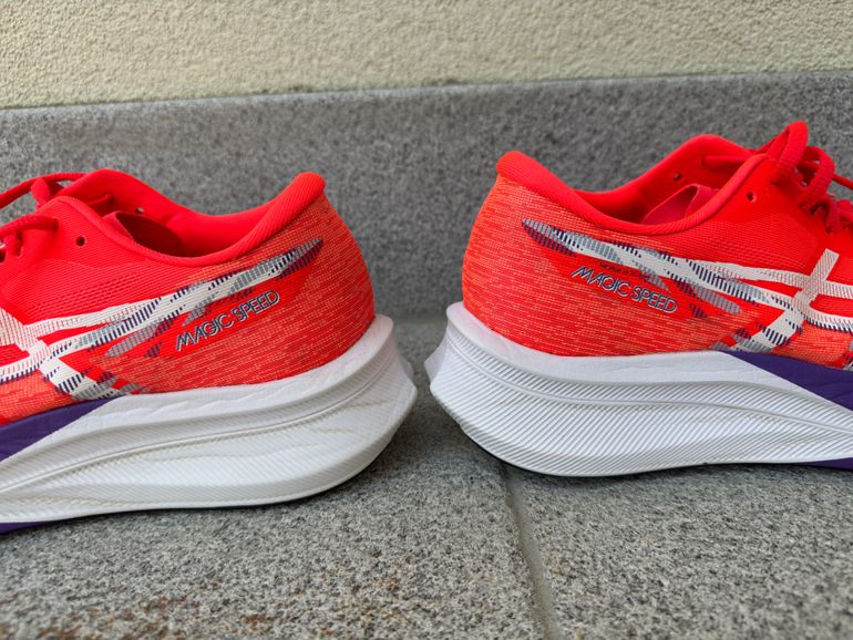 Used Asics Magic Speed 4 FF Turbo 2025 bike — image 3 of 7