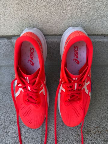 Used Asics Magic Speed 4 FF Turbo 2025 bike — image 6 of 7