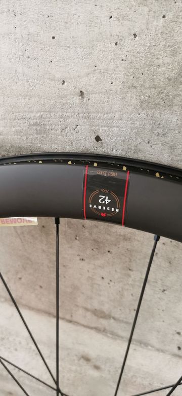 Gebrauchtes Reserve 49/42 TA Wheelset 2026 bike — Bild 3 von 6