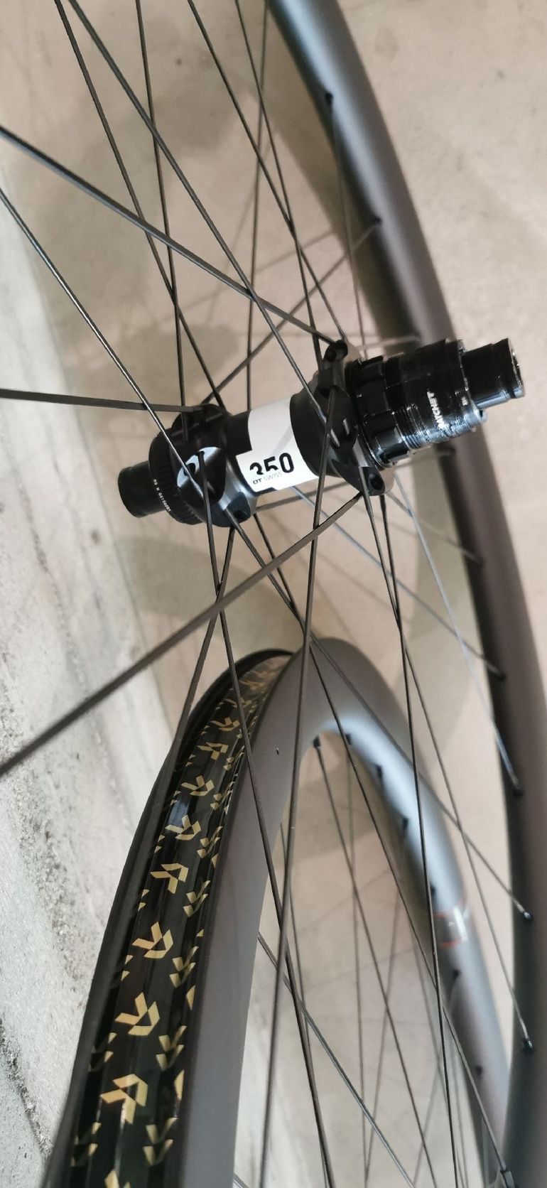 Gebrauchtes Reserve 49/42 TA Wheelset 2026 bike — Bild 5 von 6