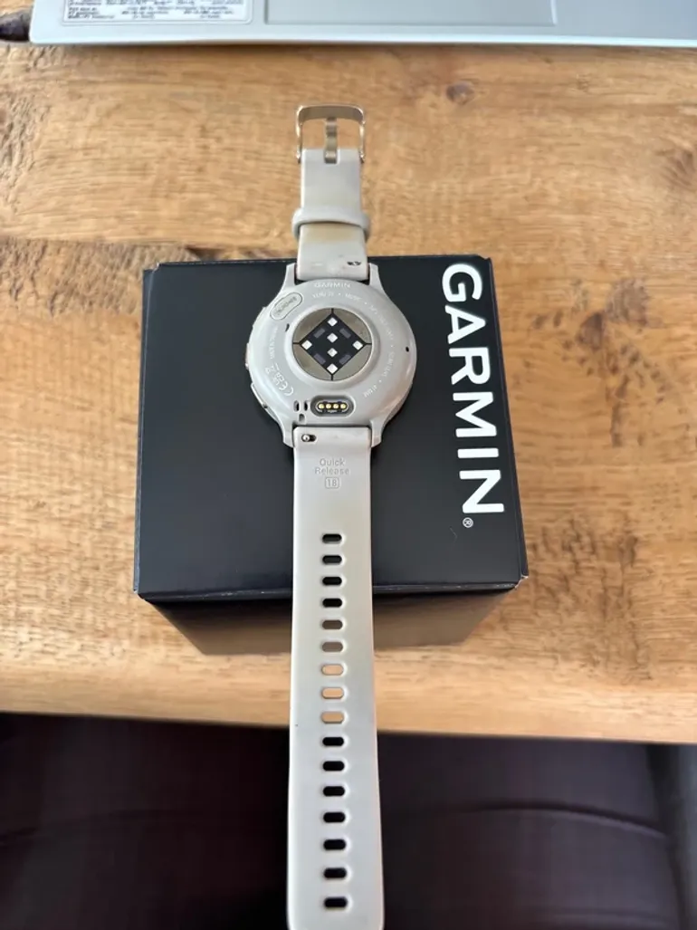 Used Garmin Venu 3S bike — image 2 of 4