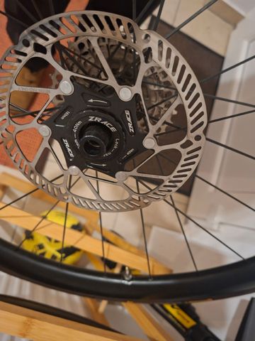 Used csc wheels Carbon Wheels 2024 bike — image 6 of 7