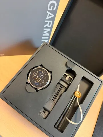 Used Garmin Fénix 8 Amoled Sapphire Titane bike — image 1 of 7