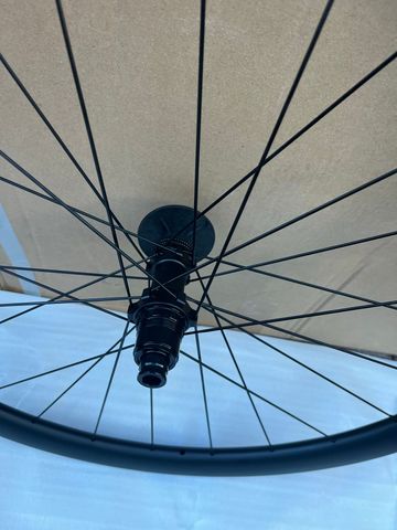 Brugt kore Carbon Wheelset 40mm 2026 bike — billede 3 af 3
