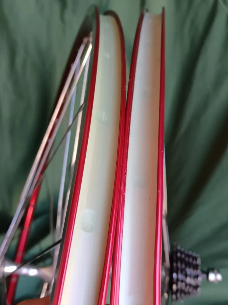 Used Campagnolo C Record bike — image 11 of 17