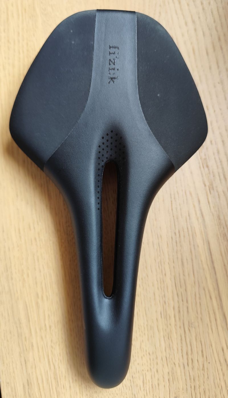 Käytetty Fizik Luce R5 Saddle Saddles & Seatposts