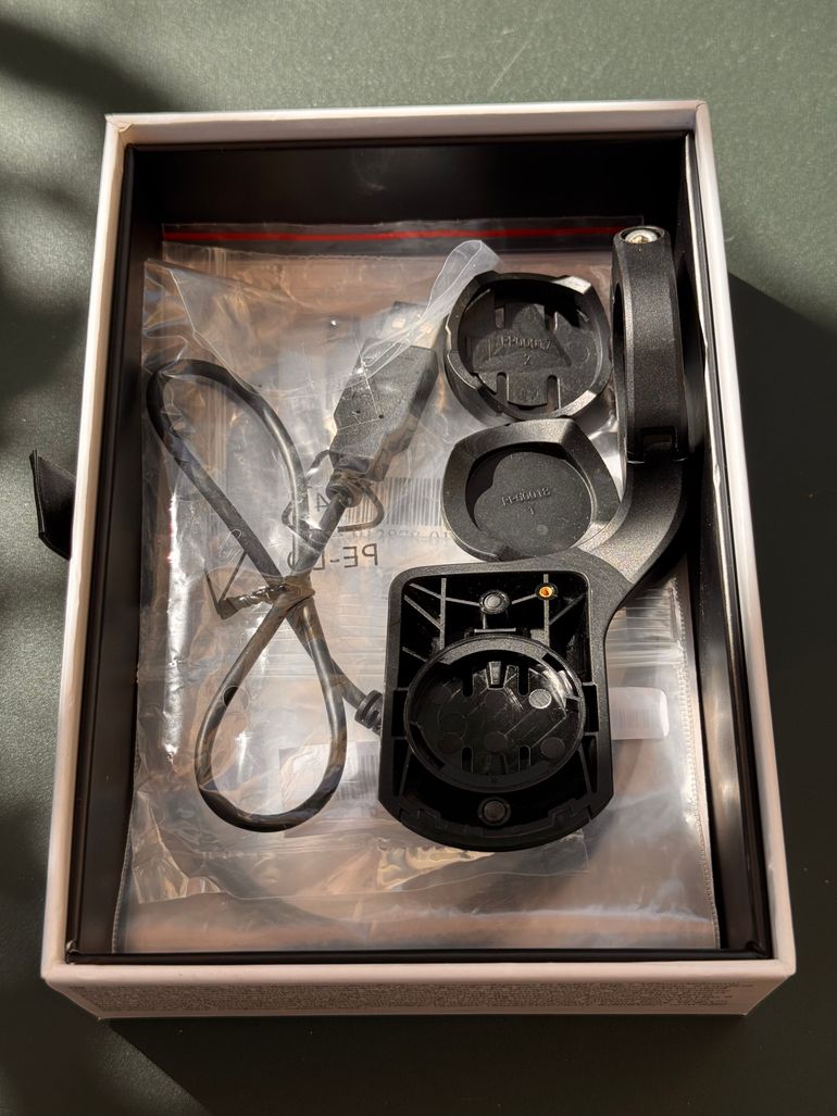 Used Wahoo Elemnt Bolt v2 2022 bike — image 2 of 3