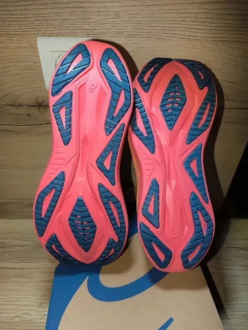 Used Asics Superblast 2 bike — image 3 of 5