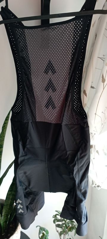 Used Triban Black bike — image 5 of 6