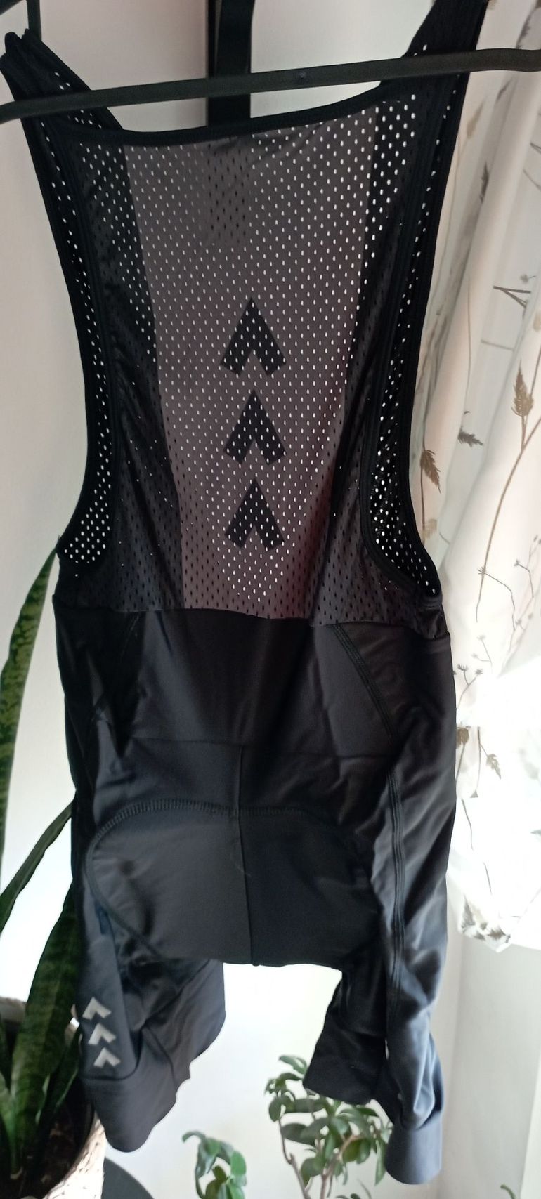 Used Triban Black bike — image 5 of 6